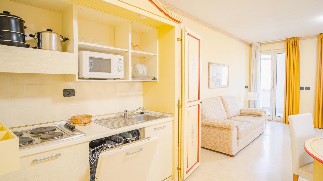Relais Du Lac Village - Italian Homing ديسينسانو ديل غاردا المظهر الخارجي الصورة