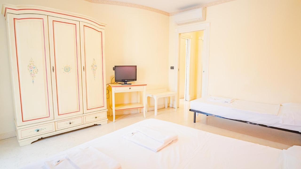 Relais Du Lac Village - Italian Homing ديسينسانو ديل غاردا المظهر الخارجي الصورة