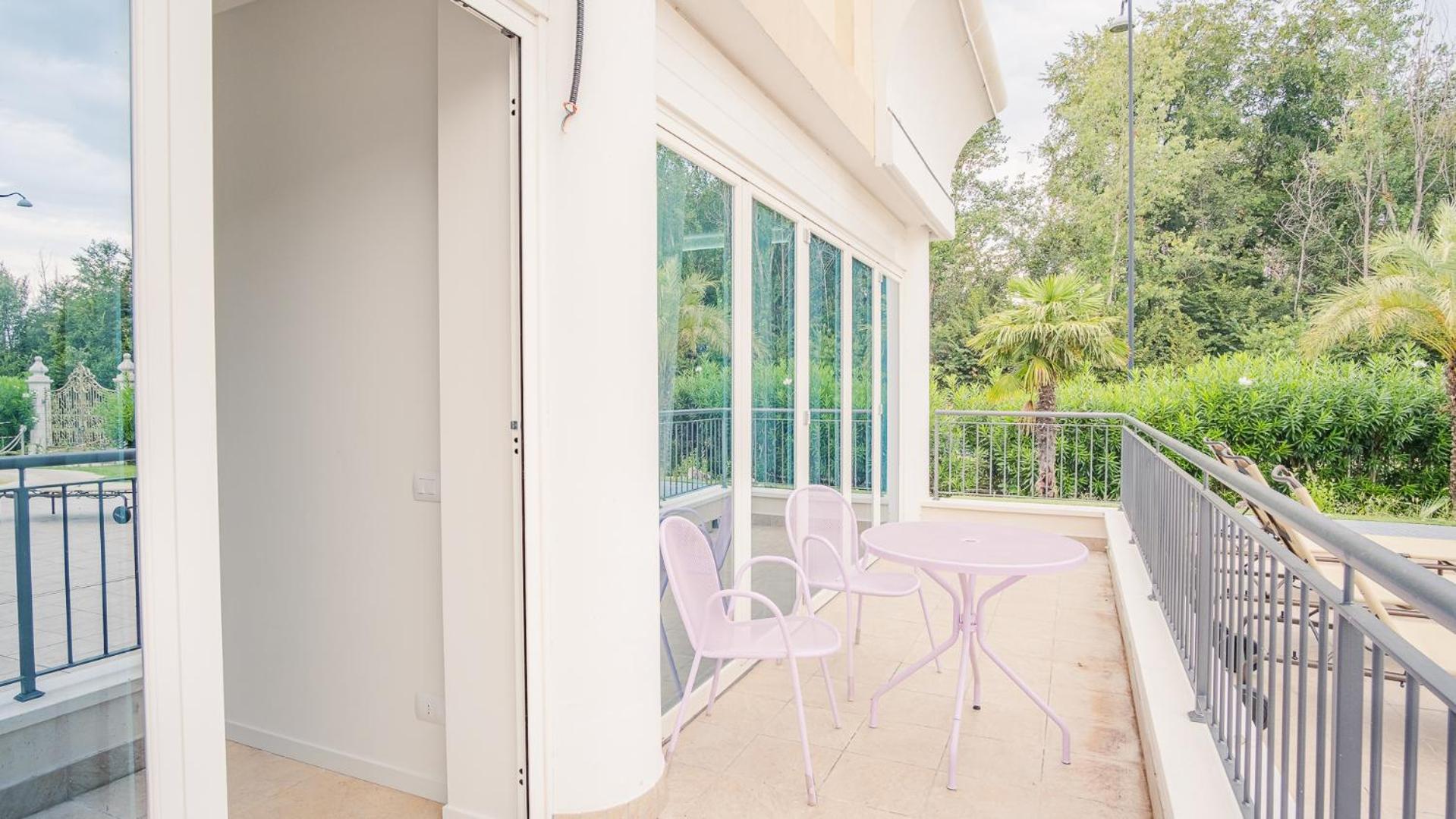 Relais Du Lac Village - Italian Homing ديسينسانو ديل غاردا المظهر الخارجي الصورة
