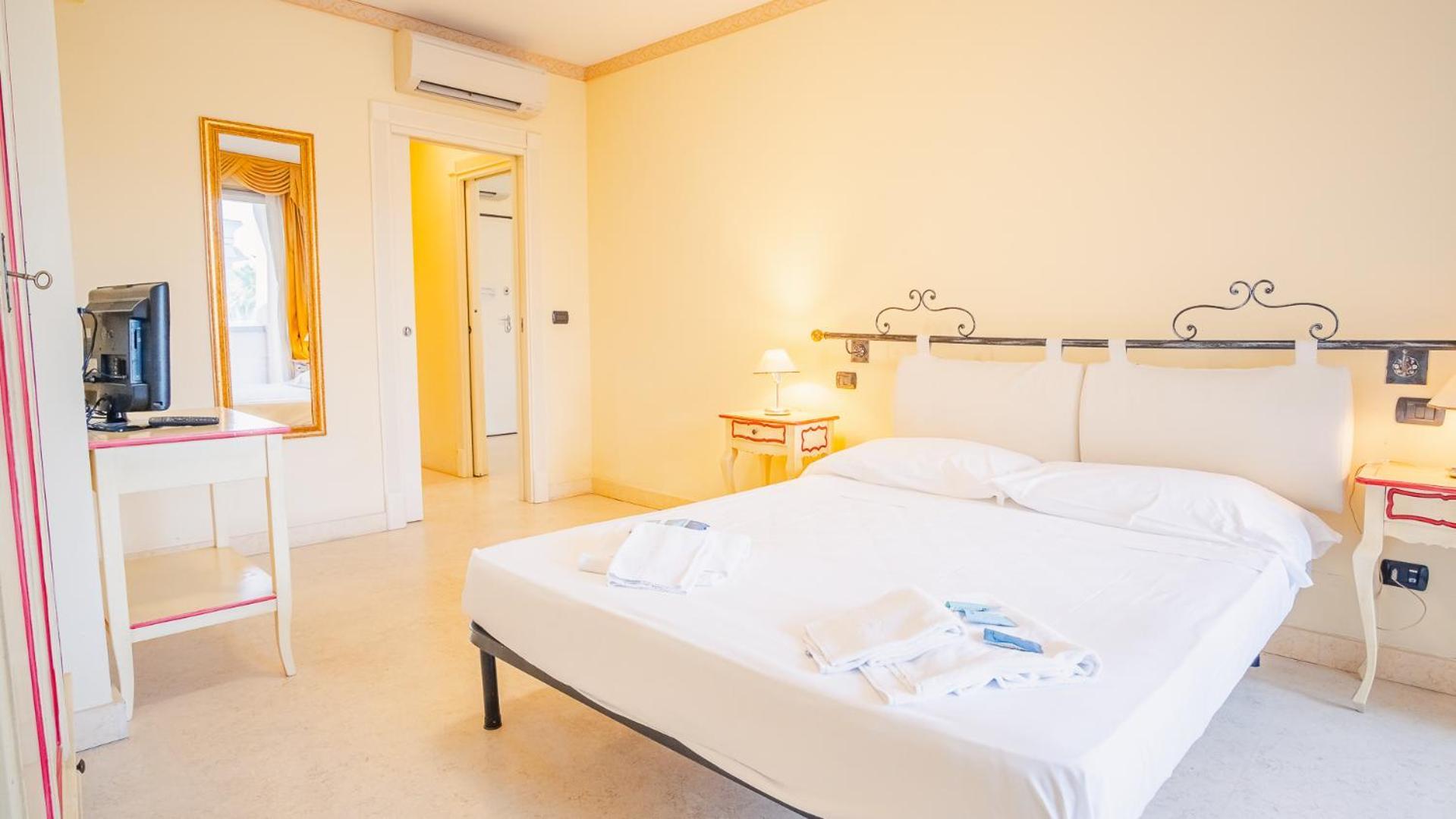 Relais Du Lac Village - Italian Homing ديسينسانو ديل غاردا المظهر الخارجي الصورة